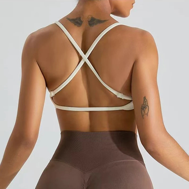 Gathering Shock-proof and Beautiful Back Seamless Sports